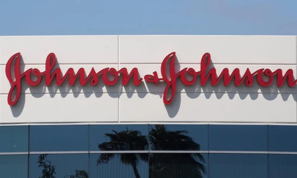 Johnson & Johnson: Υπέβαλε αίτηση στον FDA για το εμβόλιό της κατά του κορονοϊού